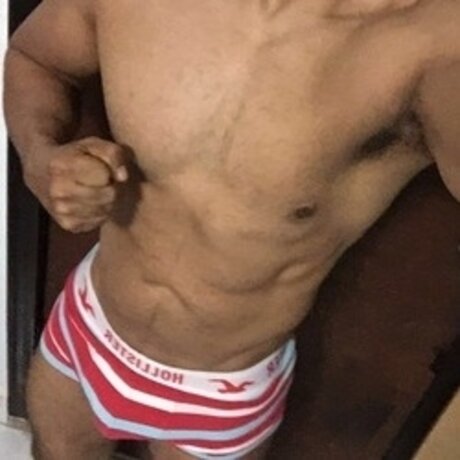 Foto desnuda filtrada de OnlyFans de Hugestrong