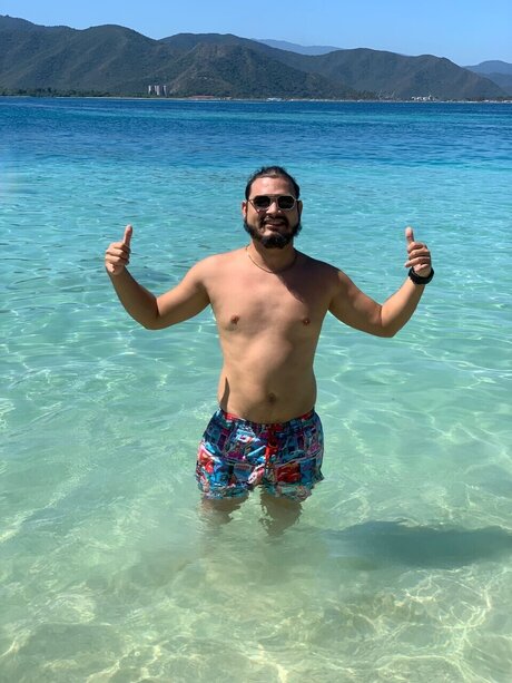 Foto desnuda filtrada de OnlyFans de Eduardo