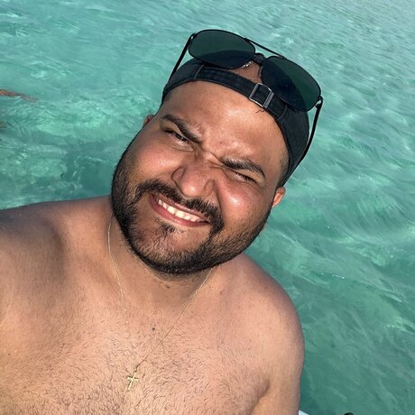 Foto desnuda filtrada de OnlyFans de Carlos