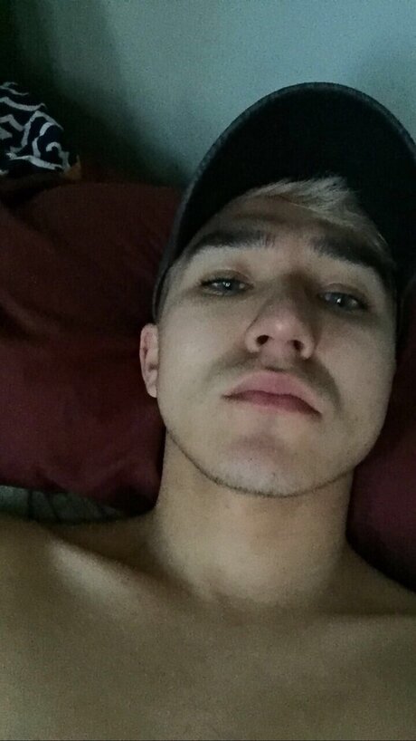 Foto desnuda filtrada de OnlyFans de Alexander