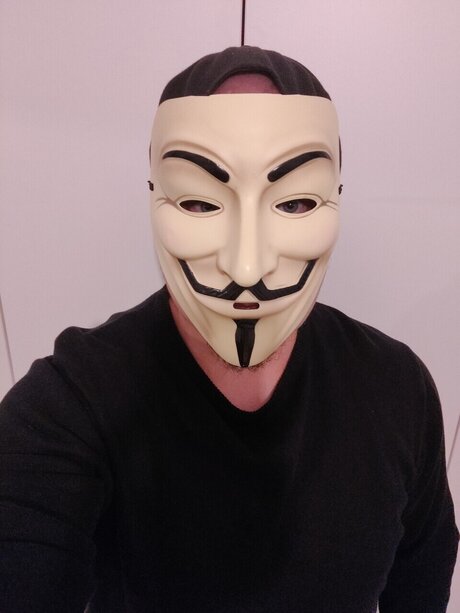 Facelessfella