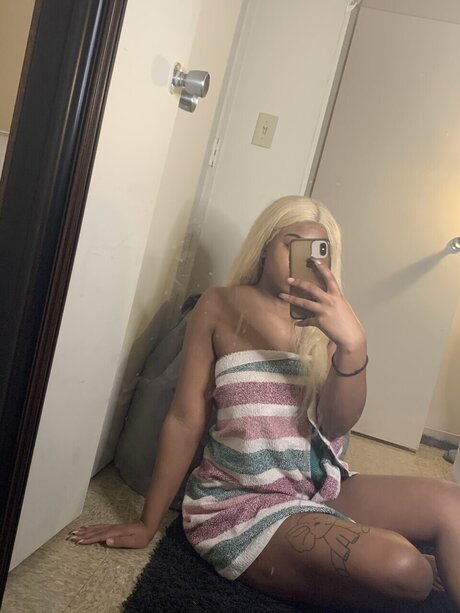 Foto desnuda filtrada de OnlyFans de Nija