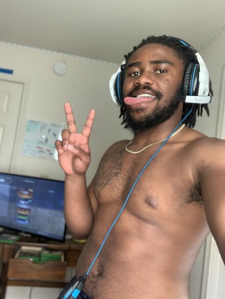 Foto desnuda filtrada de OnlyFans de Cornelius