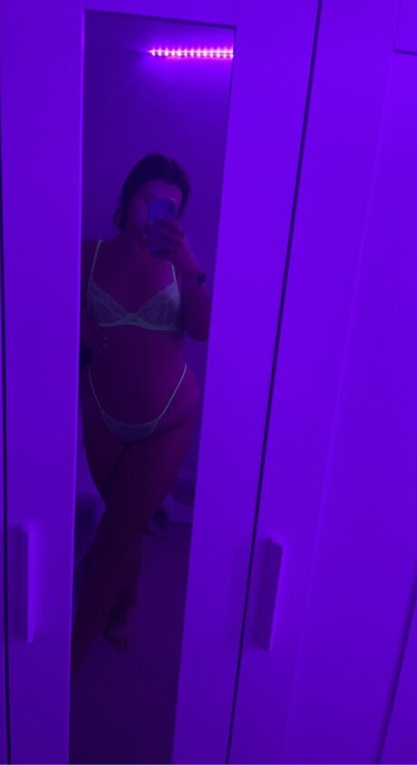 Foto desnuda filtrada de OnlyFans de Emily Rich