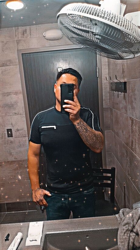 Foto desnuda filtrada de OnlyFans de Alejandro