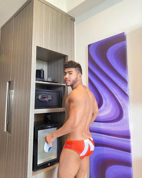 Foto desnuda filtrada de OnlyFans de Girvin