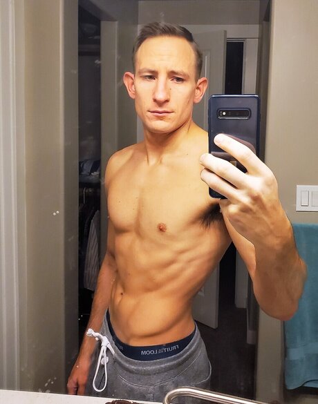 Foto desnuda filtrada de OnlyFans de Noah Chambers