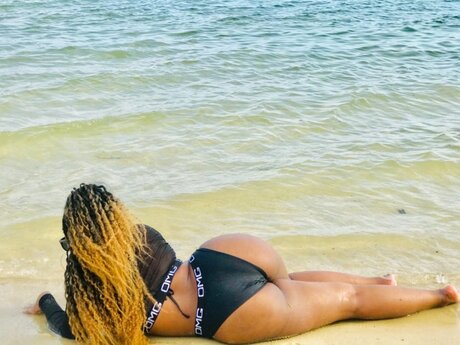 Foto desnuda filtrada de OnlyFans de Maami Igbagbo