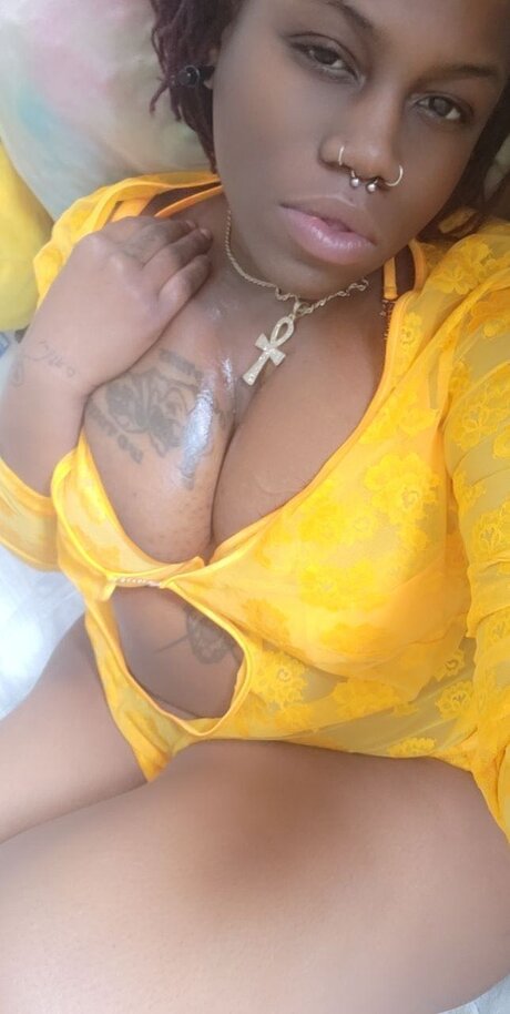 Foto desnuda filtrada de OnlyFans de Beast And His Baby