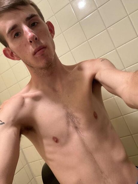 Foto desnuda filtrada de OnlyFans de Dustin Tuckness