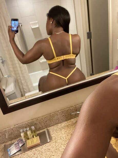 Foto desnuda filtrada de OnlyFans de Kaitlyn 