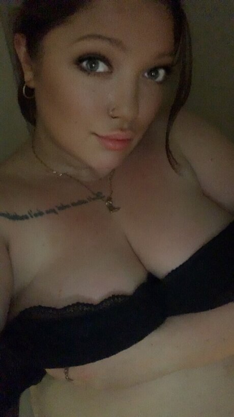 Foto desnuda filtrada de OnlyFans de Xxgalaxymarmxx