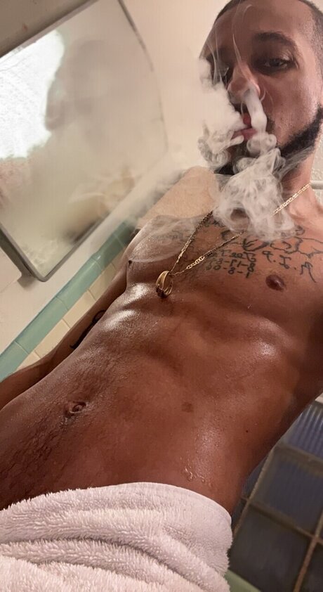 Foto desnuda filtrada de OnlyFans de Mikey Playhouse