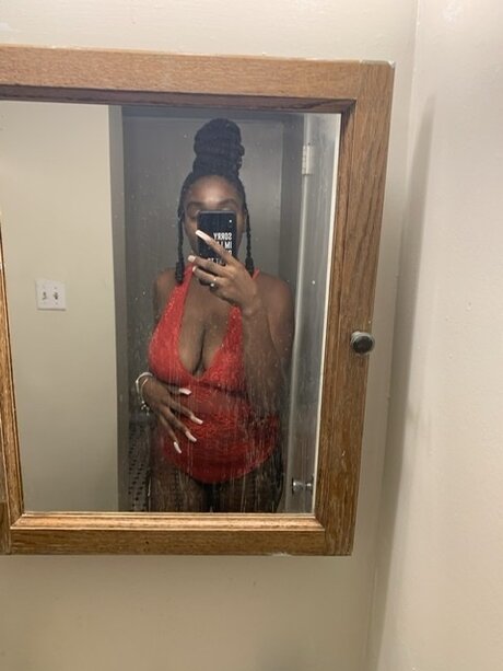 Foto desnuda filtrada de OnlyFans de Explora