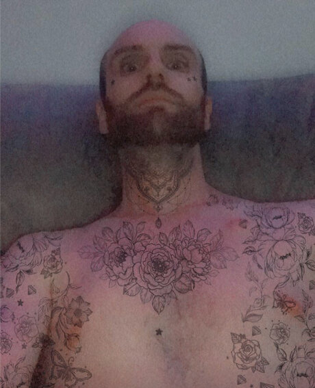 Foto desnuda filtrada de OnlyFans de Nino