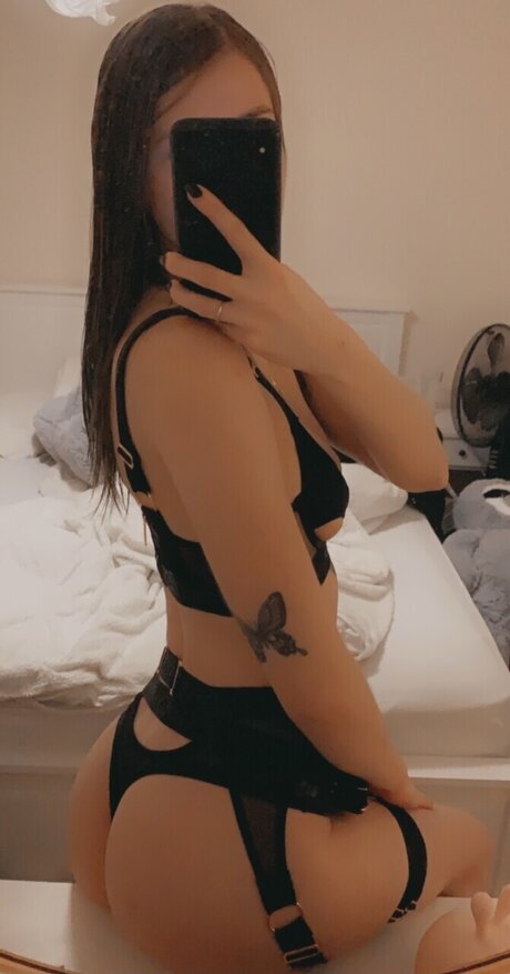 Foto desnuda filtrada de OnlyFans de Flutterbyxoxo