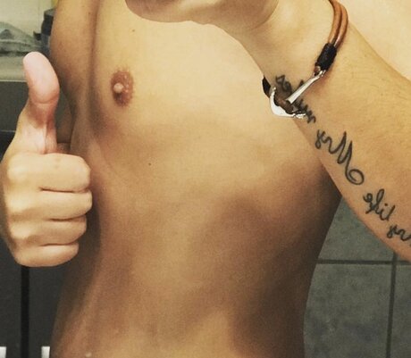 Foto desnuda filtrada de OnlyFans de Mario