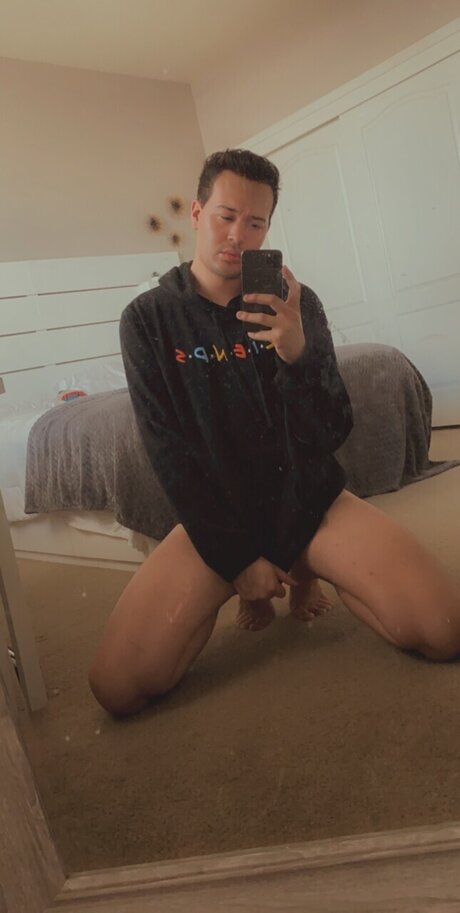 Foto desnuda filtrada de OnlyFans de Victor Casillas