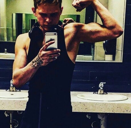 Foto desnuda filtrada de OnlyFans de Shawden Allen