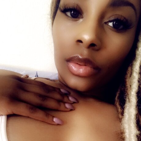 Foto desnuda filtrada de OnlyFans de Geminitheseductress