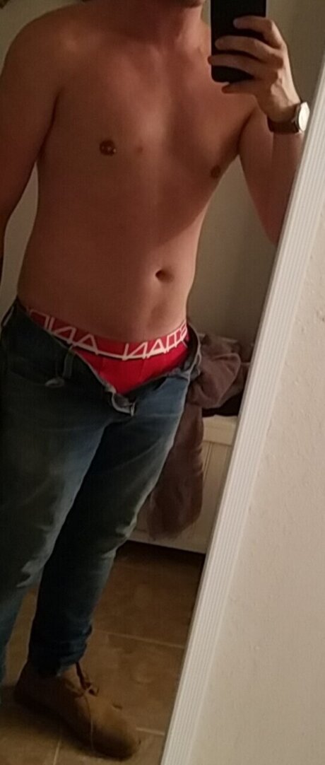 Foto desnuda filtrada de OnlyFans de Dummythicc
