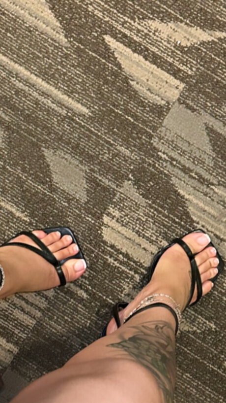 Lets Feet Around 