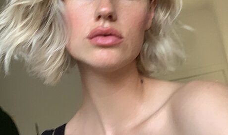 Foto desnuda filtrada de OnlyFans de Garbag