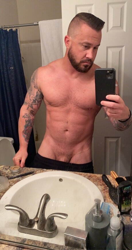 Foto desnuda filtrada de OnlyFans de Reid