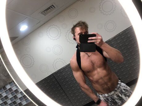 Foto desnuda filtrada de OnlyFans de Topdownload