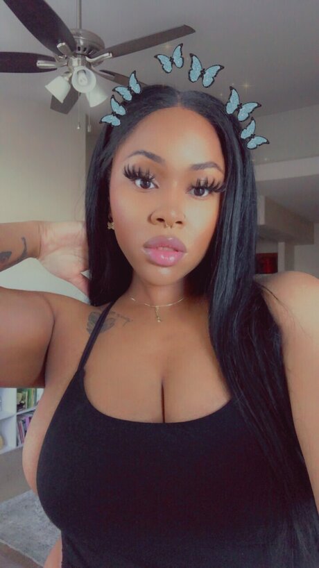 Foto desnuda filtrada de OnlyFans de Luna Rose