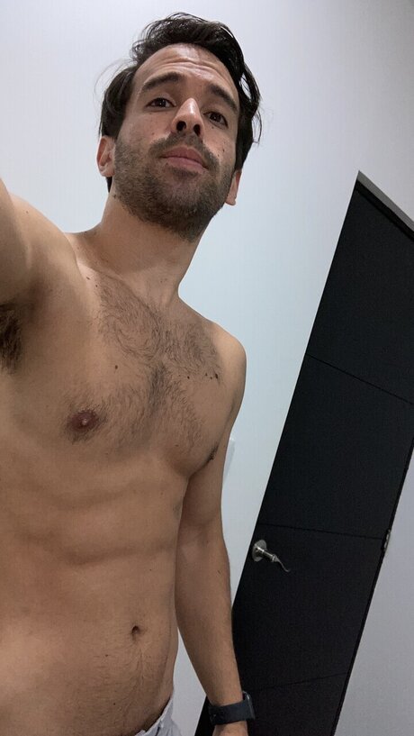 Foto desnuda filtrada de OnlyFans de Andres