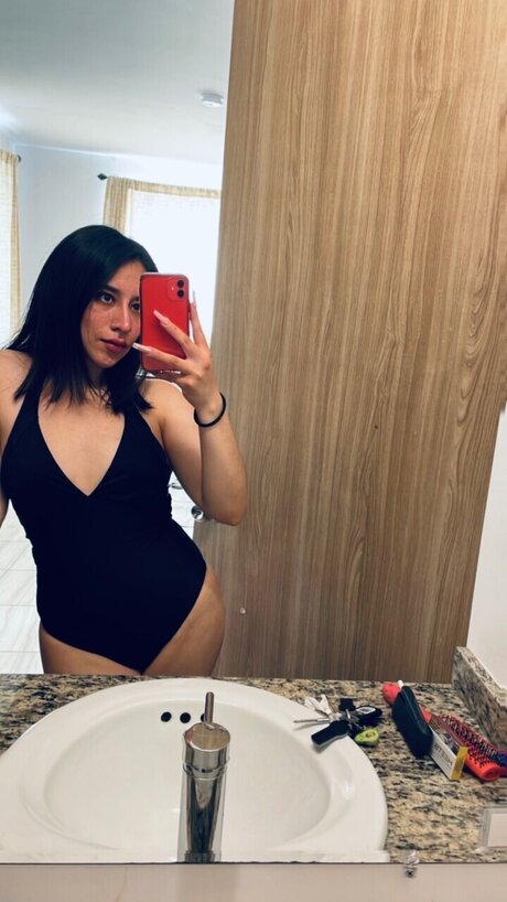 Foto desnuda filtrada de OnlyFans de Sabrina Tovar