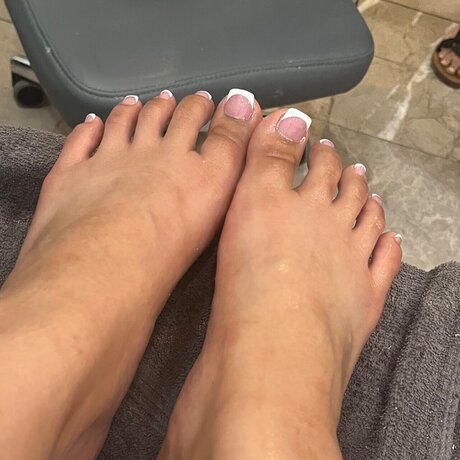 Foto desnuda filtrada de OnlyFans de At