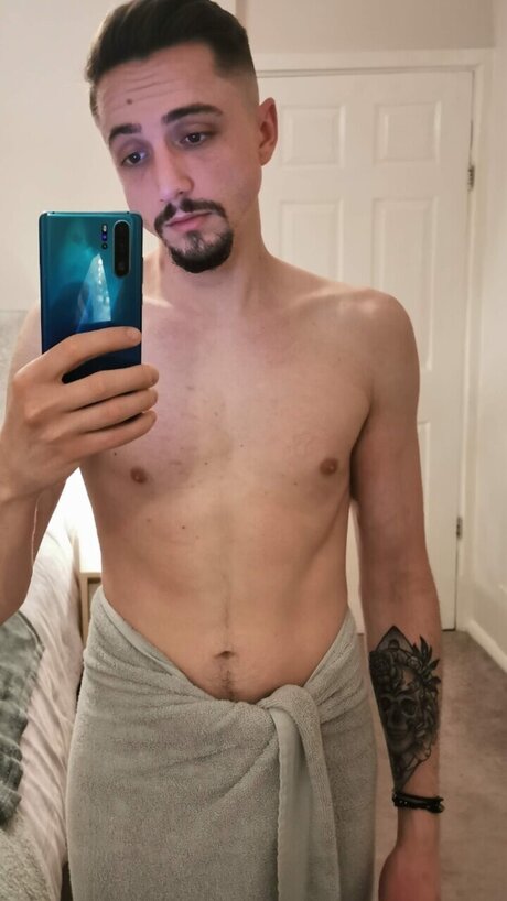 Foto desnuda filtrada de OnlyFans de George Gurney
