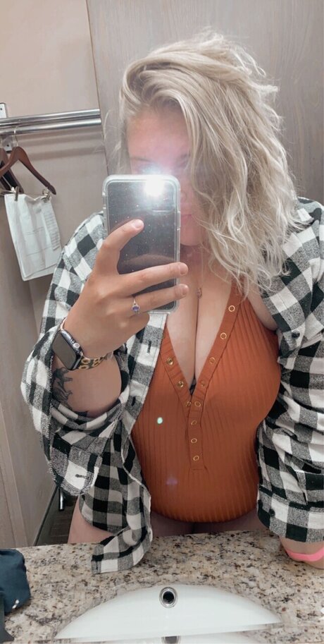 Foto desnuda filtrada de OnlyFans de Samantha