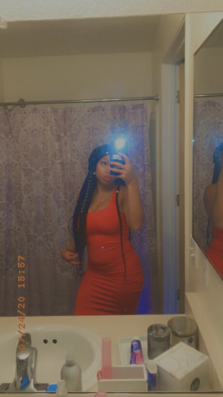 Foto desnuda filtrada de OnlyFans de Itty Bitty 