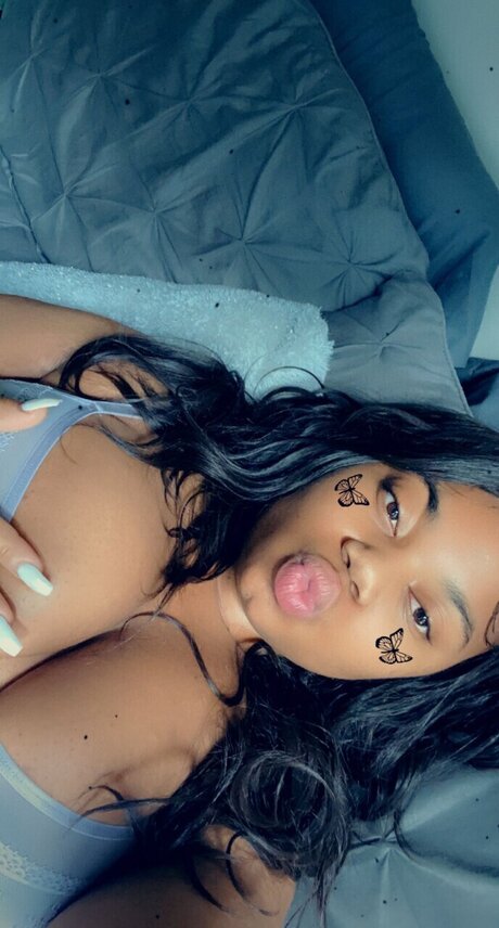 Foto desnuda filtrada de OnlyFans de Serenity