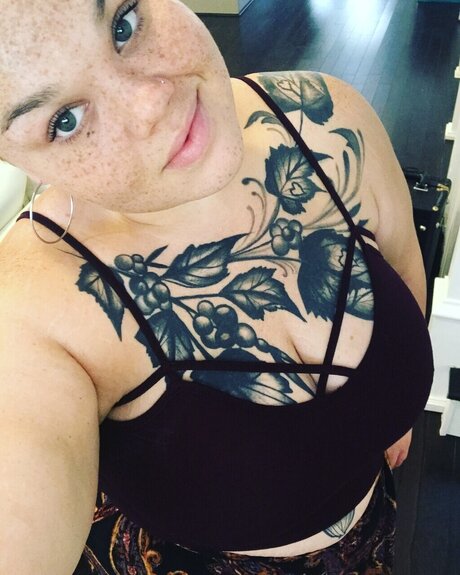 Foto desnuda filtrada de OnlyFans de Ivoryjade