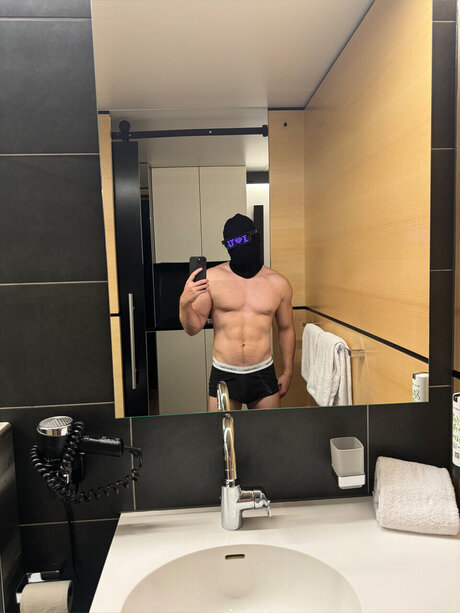 Foto desnuda filtrada de OnlyFans de Josh
