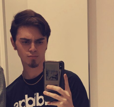 Foto desnuda filtrada de OnlyFans de Chase Lanston