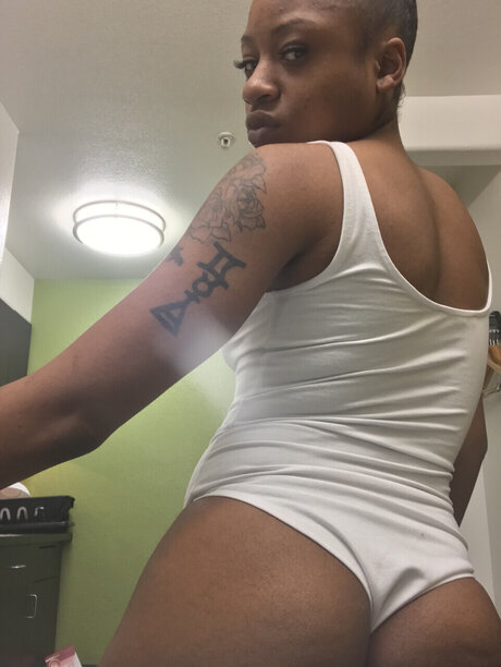 Foto desnuda filtrada de OnlyFans de Monea Brown