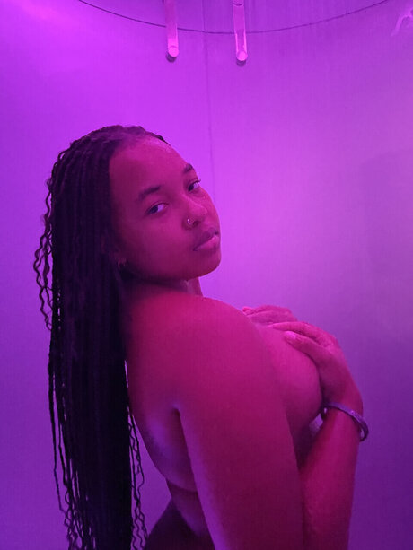 Foto desnuda filtrada de OnlyFans de Mbeezus
