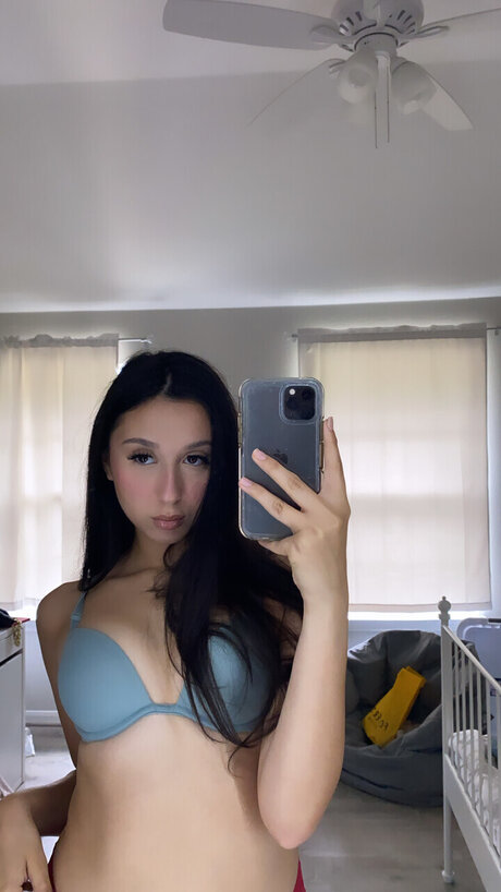 Foto desnuda filtrada de OnlyFans de Isarire Amplt3