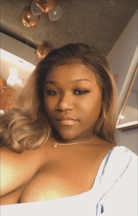 Foto desnuda filtrada de OnlyFans de Sammie