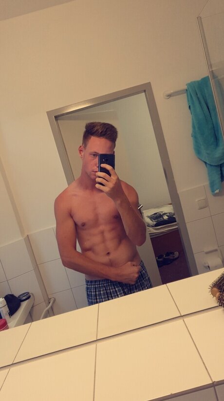 Foto desnuda filtrada de OnlyFans de Alpha Eric