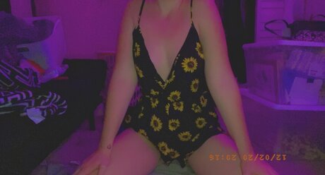 Foto desnuda filtrada de OnlyFans de Sunflwerbby