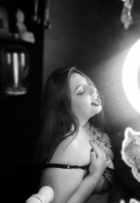 Foto desnuda filtrada de OnlyFans de Neeshablake