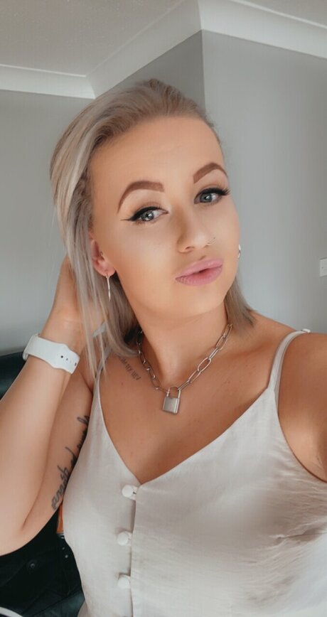 Foto desnuda filtrada de OnlyFans de Linzi