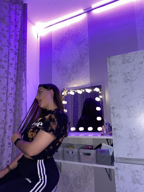 Foto desnuda filtrada de OnlyFans de Zuza Lbzk