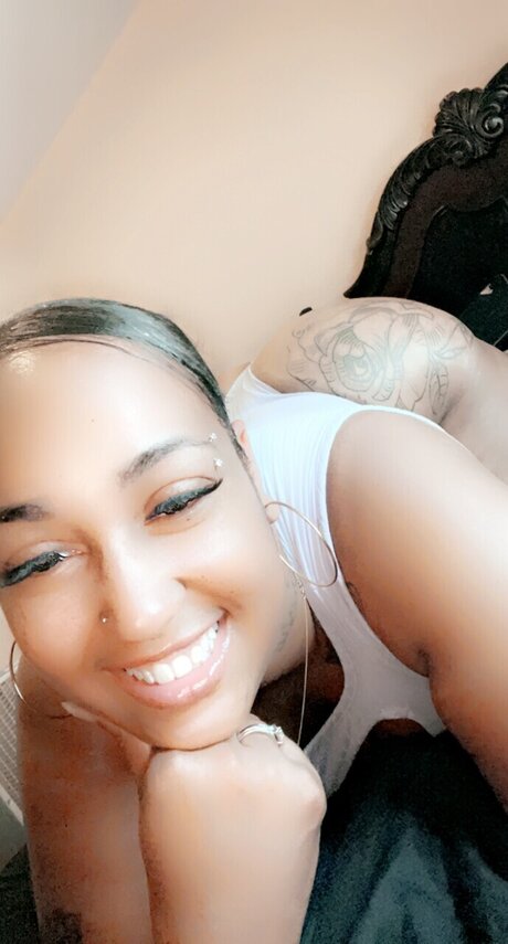 Foto desnuda filtrada de OnlyFans de Lightskin